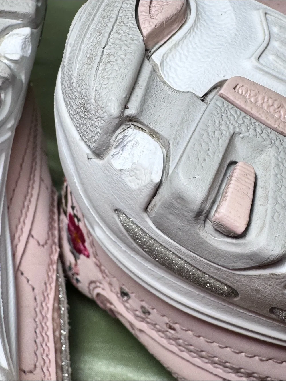 Skechers D'Lites Pink Floral Embroidered Sneaker w/ Sparkle Rhinestones size 7.5
